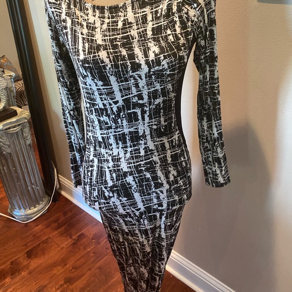 The Dress that Turns heads - Picture 3 of 7